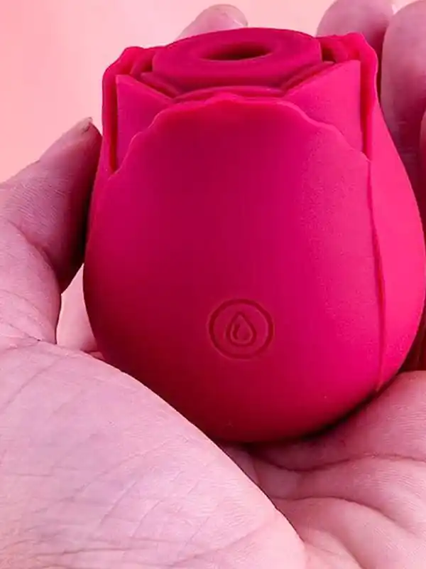 359-noxxx-rose-kadinlar-icin-klitoral-vakum-vibratoru-4.webp NOXXX Gül Tasarımlı Titreşimli Vakumlu Klitoral Vibratör